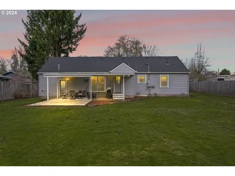 2070 Fairway Loop Eugene OR 97401