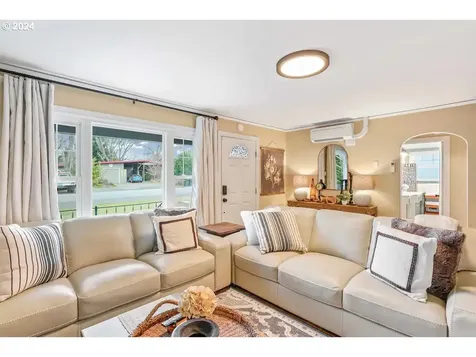 2070 Fairway Loop Eugene OR 97401