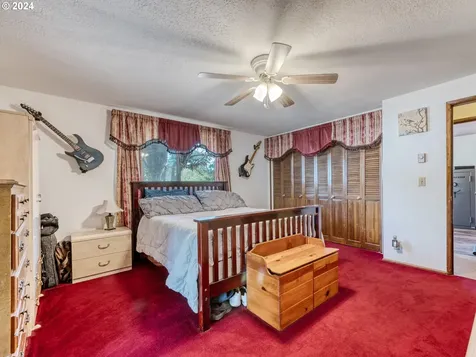 25261 Arnold Lane Elmira OR 97437