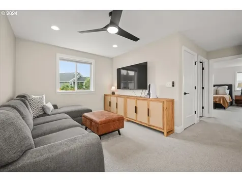 640 N Kemper Loop Ridgefield WA 98642
