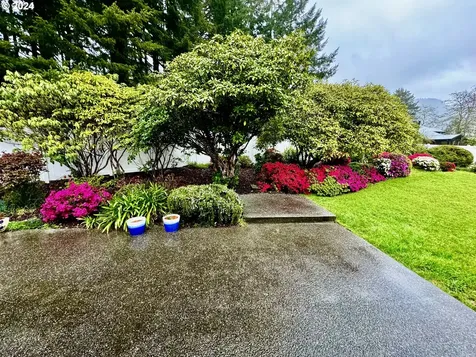 149 Julia Way Brookings OR 97415