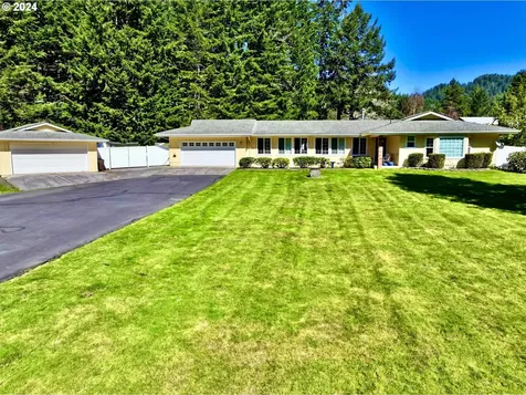 149 Julia Way Brookings OR 97415