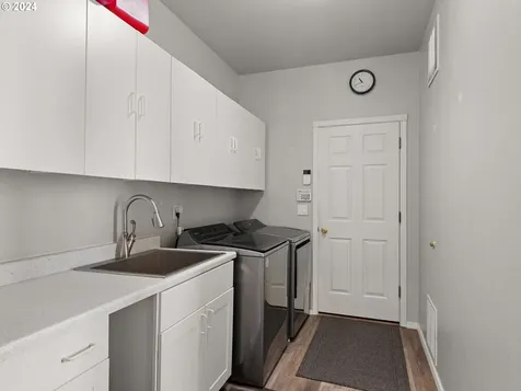10855 Sw Falcon Court Beaverton OR 97007