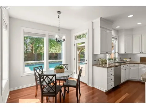 4423 Nw Silverleaf Drive Portland OR 97229