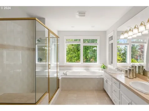 4423 Nw Silverleaf Drive Portland OR 97229