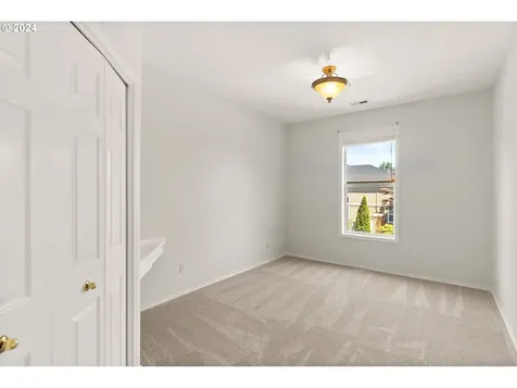 4423 Nw Silverleaf Drive Portland OR 97229
