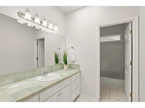4423 Nw Silverleaf Drive Portland OR 97229