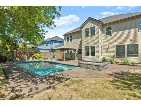 4423 Nw Silverleaf Drive Portland OR 97229