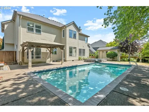 4423 Nw Silverleaf Drive Portland OR 97229
