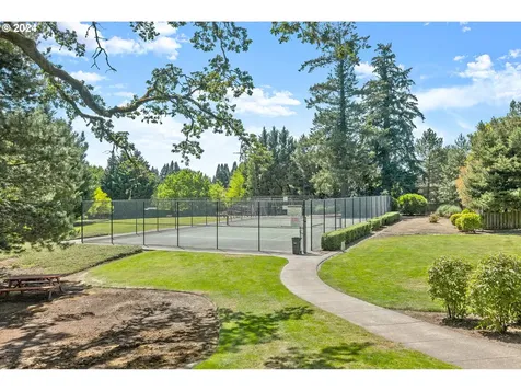 4423 Nw Silverleaf Drive Portland OR 97229