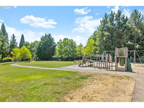 4423 Nw Silverleaf Drive Portland OR 97229