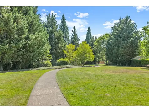 4423 Nw Silverleaf Drive Portland OR 97229