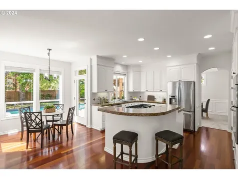 4423 Nw Silverleaf Drive Portland OR 97229