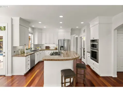 4423 Nw Silverleaf Drive Portland OR 97229