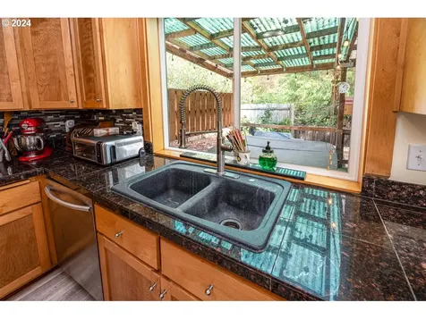 203 Pond Turtle Way Cottage Grove OR 97424