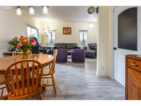 203 Pond Turtle Way Cottage Grove OR 97424
