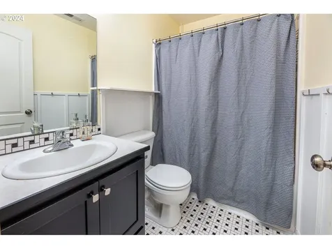 203 Pond Turtle Way Cottage Grove OR 97424