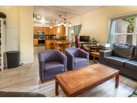 203 Pond Turtle Way Cottage Grove OR 97424