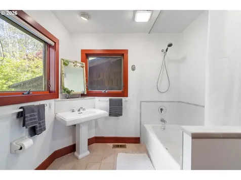 47405 Highway 101 S Neskowin OR 97149