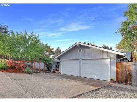 2498 Blackburn Street Eugene OR 97405
