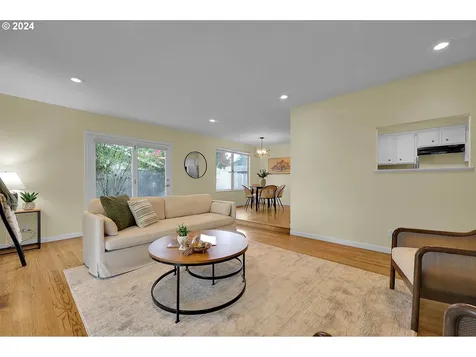 2498 Blackburn Street Eugene OR 97405