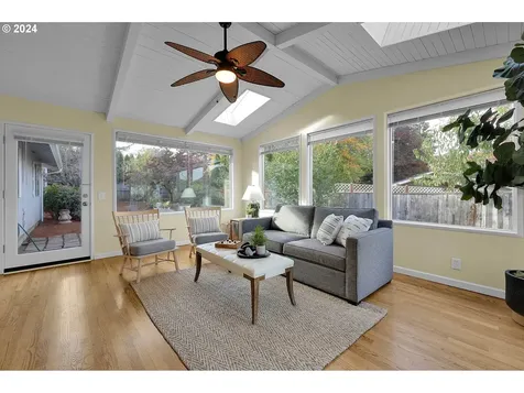 2498 Blackburn Street Eugene OR 97405
