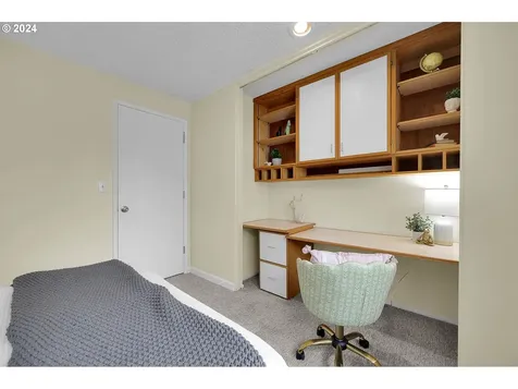 2498 Blackburn Street Eugene OR 97405