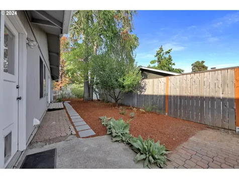 2498 Blackburn Street Eugene OR 97405