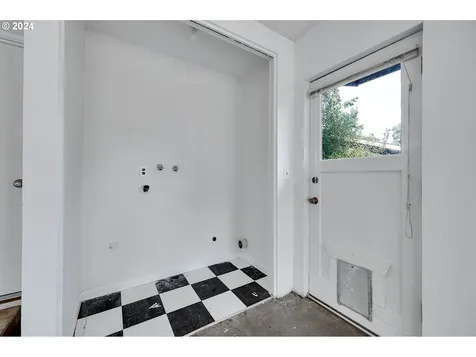 2498 Blackburn Street Eugene OR 97405