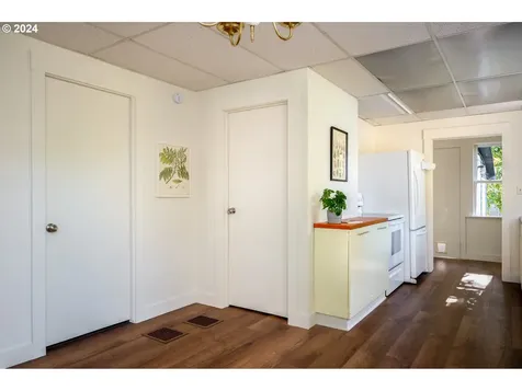1074 NE Madrona Street Portland OR 97211