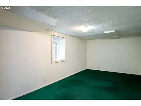 1074 NE Madrona Street Portland OR 97211