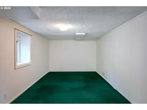 1074 NE Madrona Street Portland OR 97211