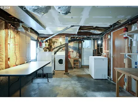 1074 NE Madrona Street Portland OR 97211
