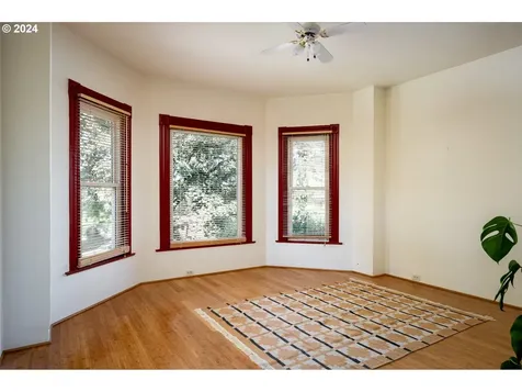 1074 NE Madrona Street Portland OR 97211