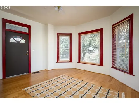 1074 NE Madrona Street Portland OR 97211