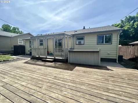 1408 Dry Hollow Road The Dalles OR 97058