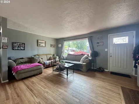 1408 Dry Hollow Road The Dalles OR 97058