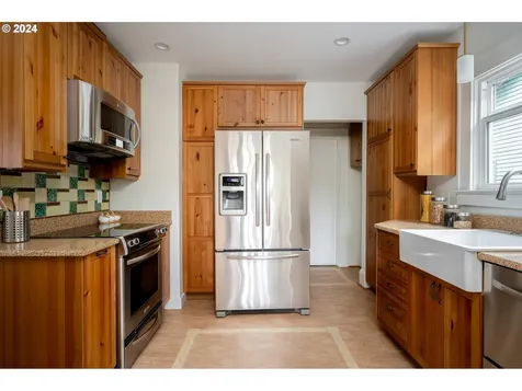 3011 Se 52nd Avenue Portland OR 97206