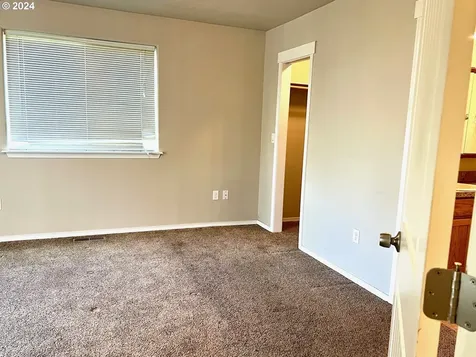 1090 W Ridgeway Avenue Hermiston OR 97838