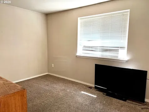 1090 W Ridgeway Avenue Hermiston OR 97838