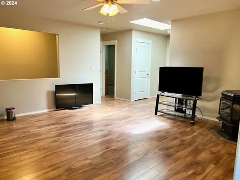 1090 W Ridgeway Avenue Hermiston OR 97838