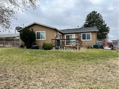 1090 W Ridgeway Avenue Hermiston OR 97838