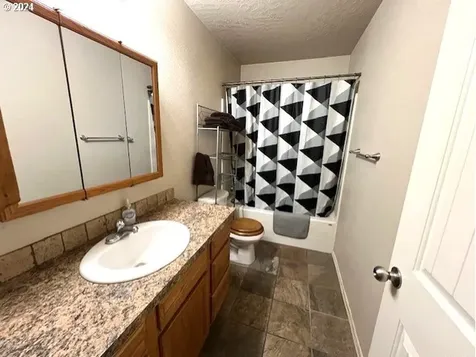 1090 W Ridgeway Avenue Hermiston OR 97838