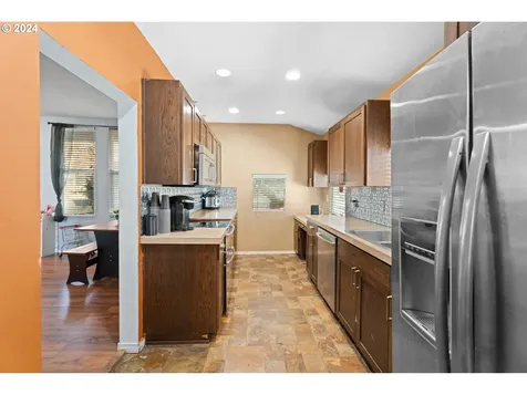 425 NW 3rd Avenue Canby OR 97013