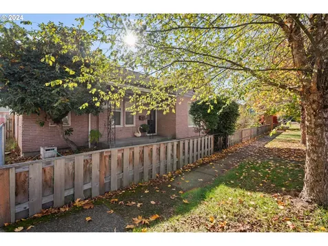 425 NW 3rd Avenue Canby OR 97013