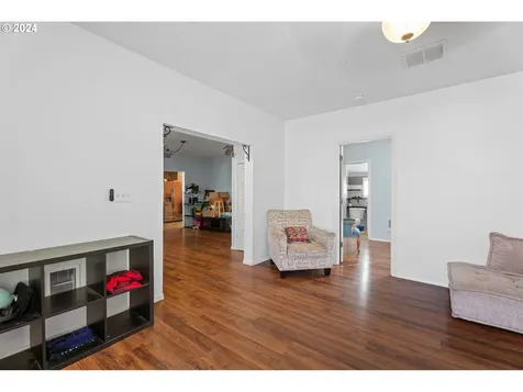 425 NW 3rd Avenue Canby OR 97013