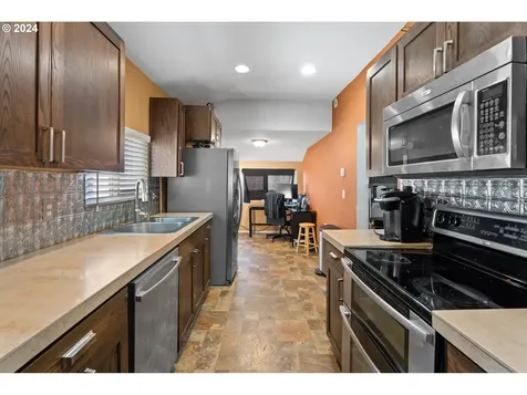 425 NW 3rd Avenue Canby OR 97013