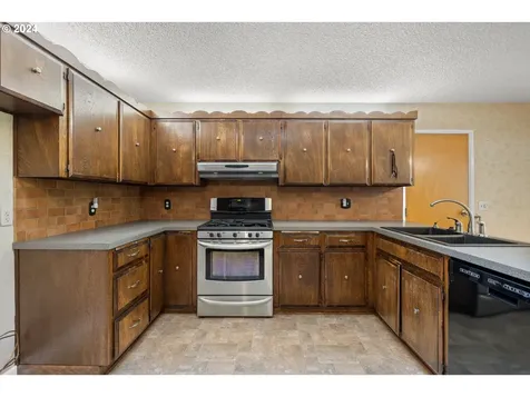 16904 Greentree Avenue Lake Oswego OR 97034
