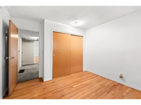 16904 Greentree Avenue Lake Oswego OR 97034