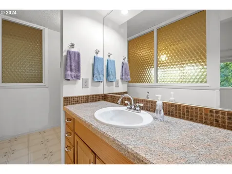 16904 Greentree Avenue Lake Oswego OR 97034